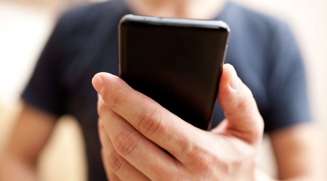 Uzmanlar uyardı: Bu uygulamaları telefonunuzdan kaldırın