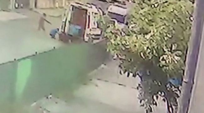 Ambulans şoförü silahlı saldırıya uğradı