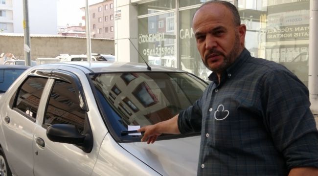 Arabaya çarptı bıraktığı notla duygulandırdı