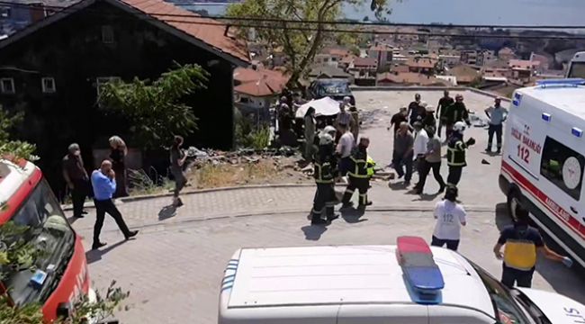 Askerleri taşıyan midibüs kaza yaptı