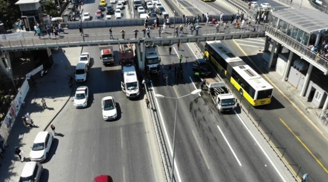 Avcılar'da trafiği kilitleyen kaza