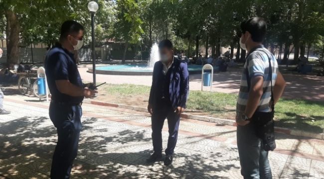 Babası virüsten hayatını kaybetti, o karantinadan kaçtı