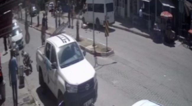 Babasını sokak ortasında bıçaklayarak öldürdü