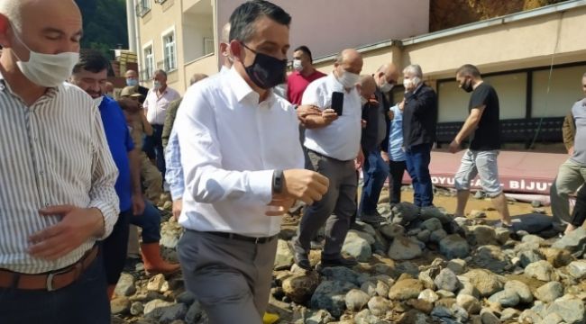 Bakan Pakdemirli, felaket bölgesinde
