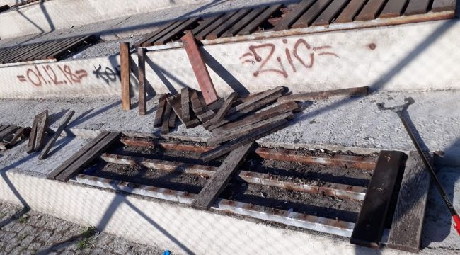 BORNOVA'DA ÜZEN PARK GÖRÜNTÜSÜ