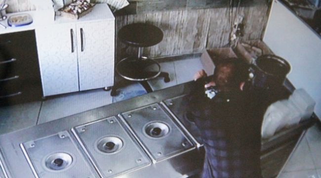 Dondurmacıda cep telefonu hırsızlığı kamerada