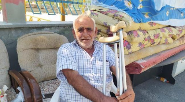 Evden çıkarıldı, eşyalarıyla sokakta kaldı