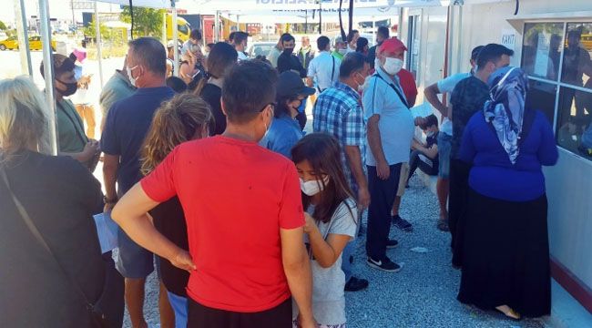 Gurbetçilerin PCR testi kuyruğu