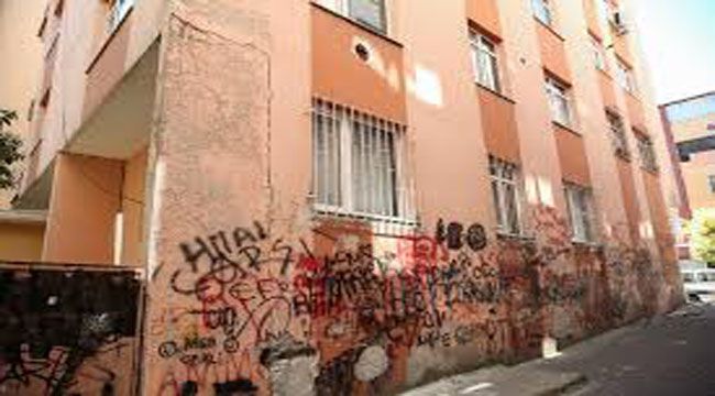 Her an yıkılmaya hazır bina