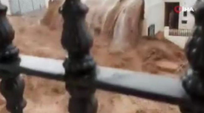 İspanya'da dolu ve fırtına hayatı felç etti