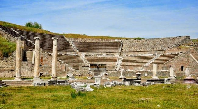 İZMİR'DE 2 BİN 400 YILLIK MEKÂNDA TARİHİ BİRLEŞİM