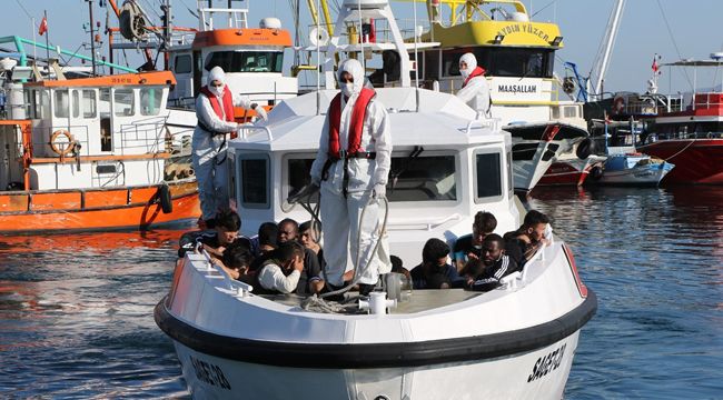 İZMİR’DE 82 SIĞINMACI KURTARILDI