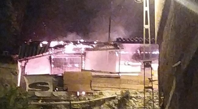 İZMİR'DE KORKUTAN YANGIN