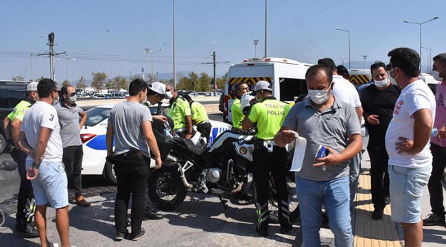 İZMİR'DE SERVİSÇİLER 'S PLAKA İHALESİ' EYLEMİ YAPTI