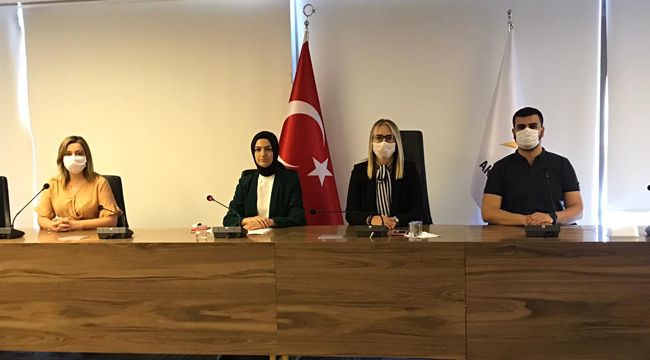 İZMİRLİ AK KADINLARDAN DİLİPAK'A SUÇ DUYURUSU