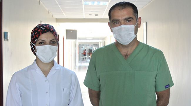 Koronavirüs'ü yenen çift, Hastalıkla savaşmak için döndü