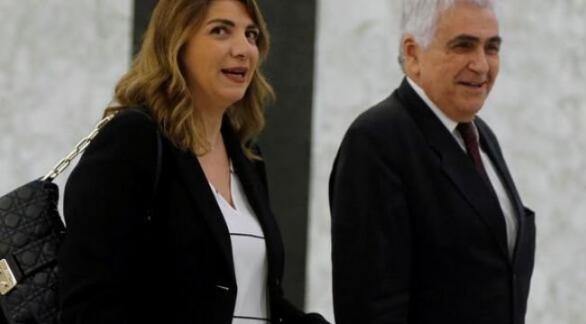 Lübnan'daki patlamanın ardından bir isim daha istifa etti