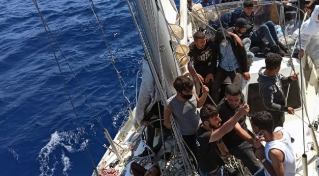 Marmaris açıklarında 63 sığınmacı kurtarıldı