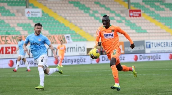 Mensah geldi, sırada Cisse var