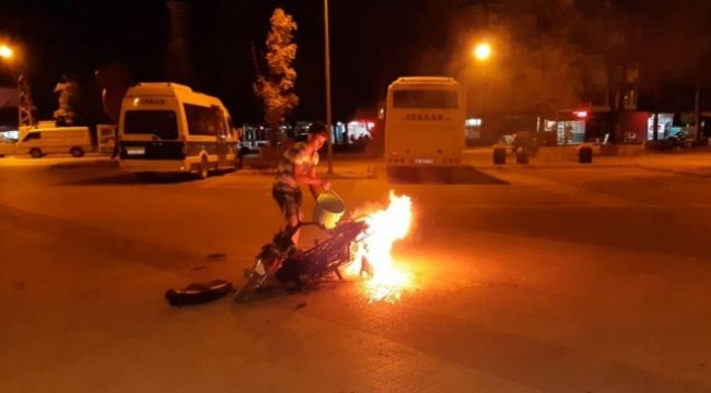 Motorsiklet seyir halindeyken yandı