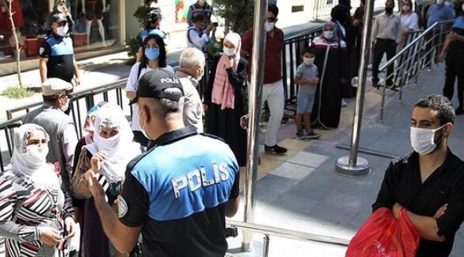 O ilde 65 yaş ve üstüne kısıtlama