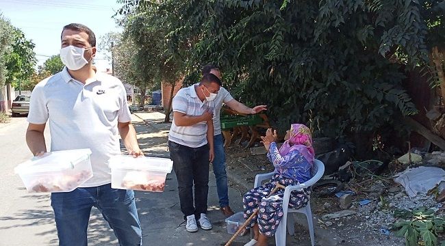 ÖDEMİŞ’TE BİN AİLEYE KURBAN ETİ DAĞITILDI