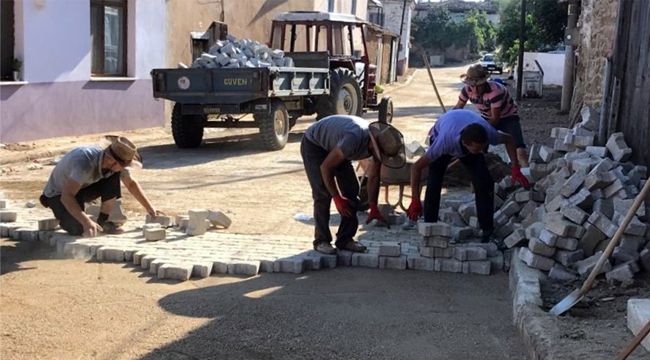 ÖDEMİŞ’TE KİLİT PARKE TAŞ SEFERBERLİĞİ 