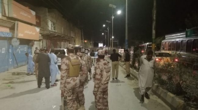 Pakistan'da dükkana bombalı saldırı