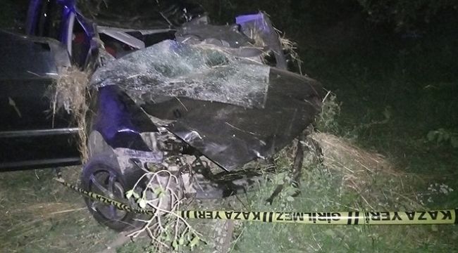 ŞARAMPOLE DEVRİLEN ARAÇTA 2 KİŞİ YAŞAMINI YİTİRDİ