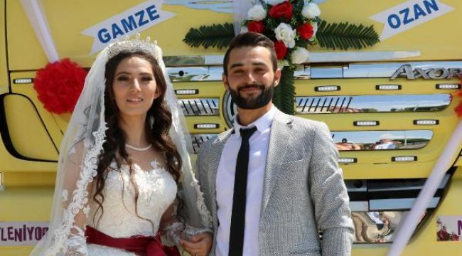 Tır'dan gelin arabası yaptı