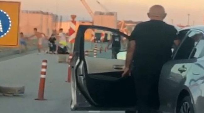 Trafikte yol verme kavgası kamerada