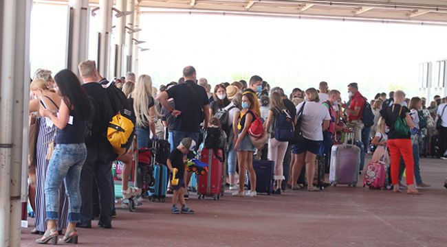 Türkiye'ye 16 günde 120 bin Rus turist gitti