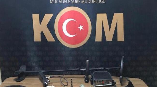 Uyuşturucuyla yakalandı, evinde tarihi eser bulundu