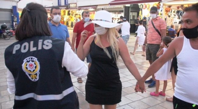 Yerli ve yabancı turistlere maske uygulaması