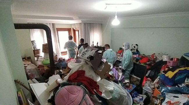 10 kamyon eşya biriktirdi
