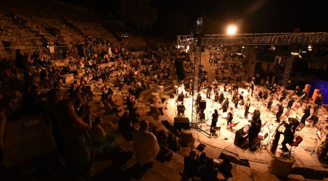 ANTİK KENTTE DEV KONSER