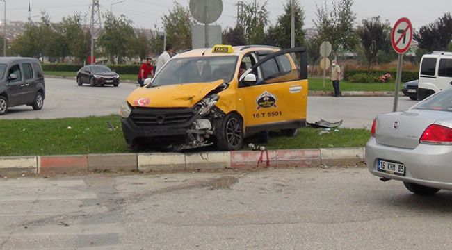 Aynı kavşakta yine kaza