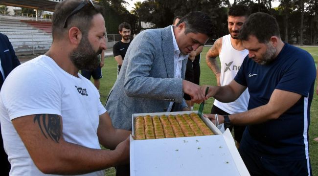 BAŞKAN ACAR'DAN BAKLAVALI SÜRPRİZ