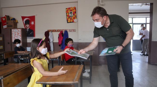 BAYINDIR BELEDİYESİ'NDEN ÖĞRENCİLERE HEDİYE