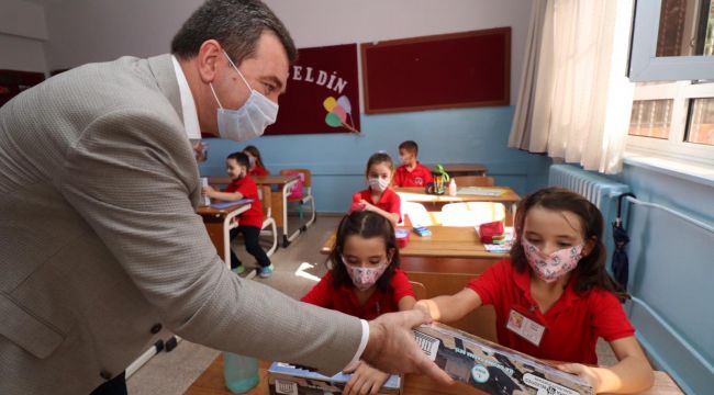 Bergama'dan öğrencilere eğitim setleri