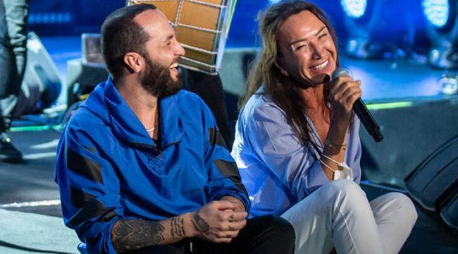 Berkay ve Demet Akbağ'dan 'Ya Evde Yoksan'