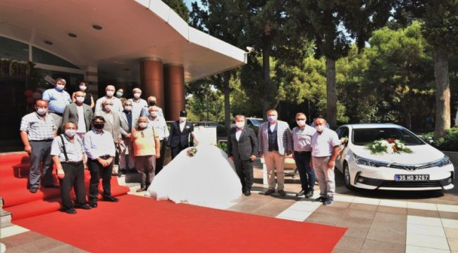 BORNOVA’DAN EVLENMEK İSTEYEN GENÇLERE DESTEK