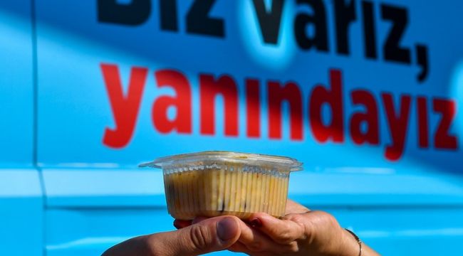 BÜYÜKŞEHİR'DEN SAĞLIK ÇALIŞANLARINA AŞURE