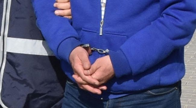 ÇEŞME'DE 3 İNSAN KAÇAKÇISI TUTUKLANDI