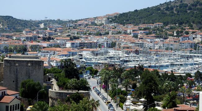 ÇEŞME'DE 5 İŞLETME DAHA KAPATILDI
