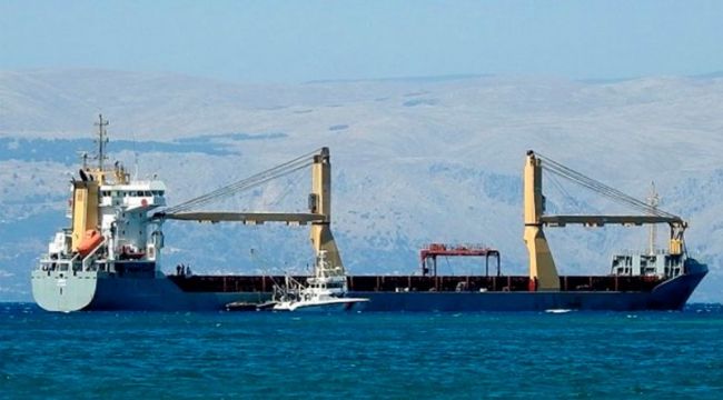 ÇEŞME'DE YÜZLERCE GÖÇMEN ÖLÜMDEN DÖNDÜ