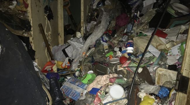 Çöp evde yaşlı çiftin cesedi bulundu