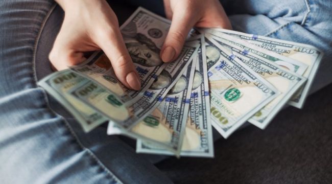 Dolar yeni haftaya 7.45'ten başladı