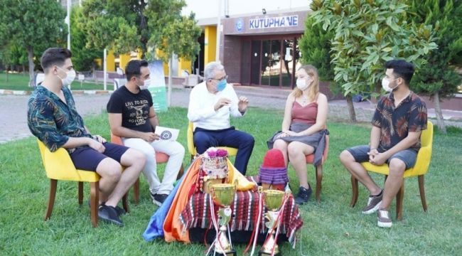 EGE ÜNİVERSİTESİ, ÖĞRENCİLERLE HASRET GİDERİYOR
