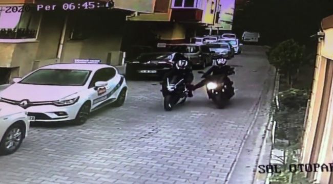 Fatih'te motosiklet hırsızları böyle görüntülendi